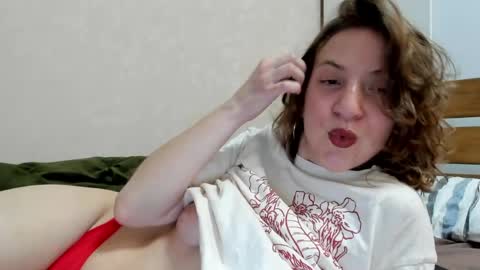 Snapshot of lost_moon chatting on April 24, 5:48 pm lost_moon online show from April 24, 5:48 pm