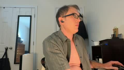 Snapshot of lostandlonelysoul chatting on April 22, 4:04 am Hazemir online show from April 22, 4:04 am
