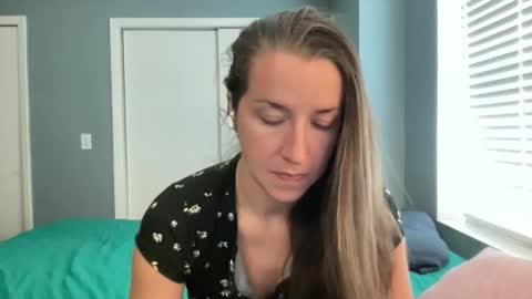 Snapshot of lothlori chatting on May 5, 7:11 pm lothlori online show from May 5, 7:11 pm
