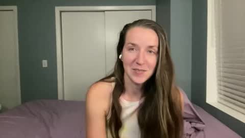 Snapshot of lothlori chatting on May 7, 12:49 am lothlori online show from May 7, 12:49 am