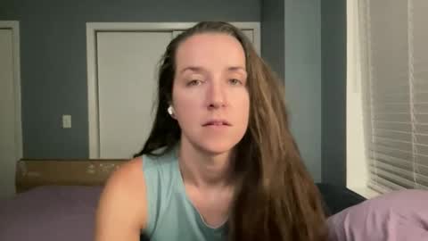 Snapshot of lothlori chatting on May 19, 12:38 am lothlori online show from May 19, 12:38 am