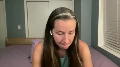 Snapshot of lothlori chatting on May 19, 1:56 am lothlori online show from May 19, 1:56 am