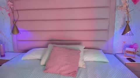 Snapshot of lotti_carter chatting on June 1, 3:41 am Lotti online show from June 1, 3:41 am