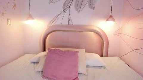 Lotti online show from August 4, 8:44 pm