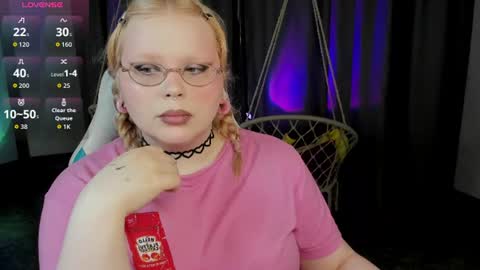 Snapshot of lottieparker chatting on June 11, 3:54 pm Lottie online show from June 11, 3:54 pm