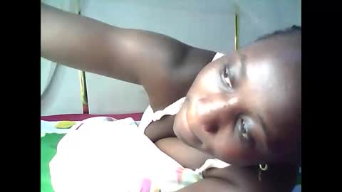 Snapshot of lotty_lavilla chatting on May 13, 9:39 am lotty_lavilla online show from May 13, 9:39 am