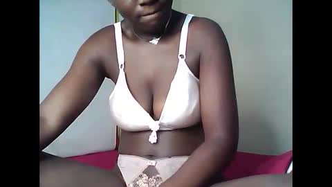 Snapshot of lotty_lavilla chatting on May 22, 7:52 pm lotty_lavilla online show from May 22, 7:52 pm