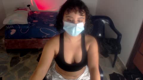 lou_cuteee online show from January 7, 3:57 am