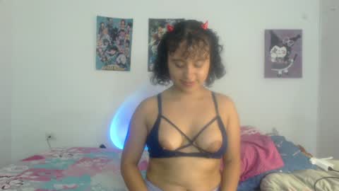 lou_cuteee online show from January 21, 1:39 am