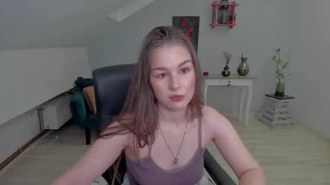 Snapshot of louannahart chatting on February 3, 5:27 am louannahart online show from February 3, 5:27 am