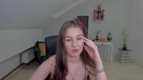 Snapshot of louannahart chatting on February 23, 4:32 am louannahart online show from February 23, 4:32 am