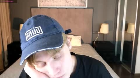 louie_evans online show from November 4, 9:03 pm