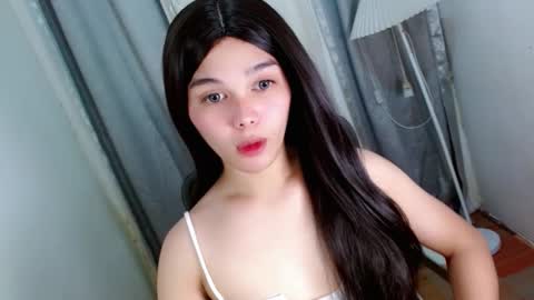 louilalicious online show from November 5, 9:20 am