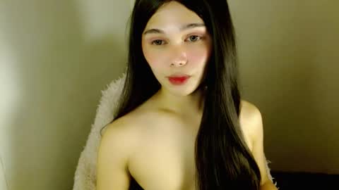 louilalicious online show from November 27, 1:07 am