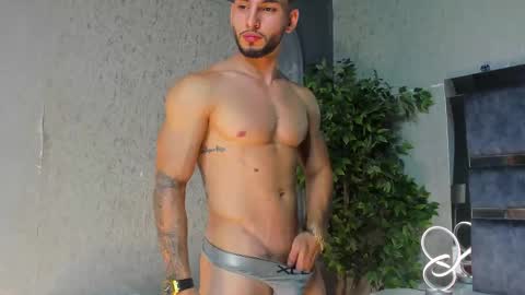 Louis online show from November 29, 2:47 am