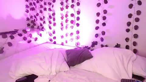 Louis Valdz online show from March 10, 6:16 am