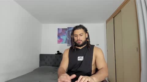 louis_marley_ online show from January 7, 4:26 am