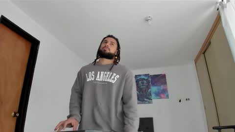 louis_marley_ online show from January 11, 5:07 pm