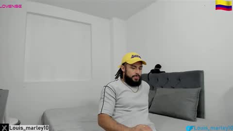 louis_marley_ online show from March 27, 8:52 pm