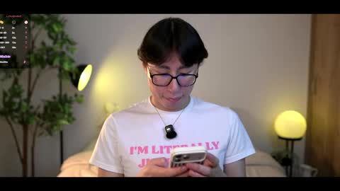 Snapshot of louis_zh chatting on May 28, 2:09 am Louis online show from May 28, 2:09 am