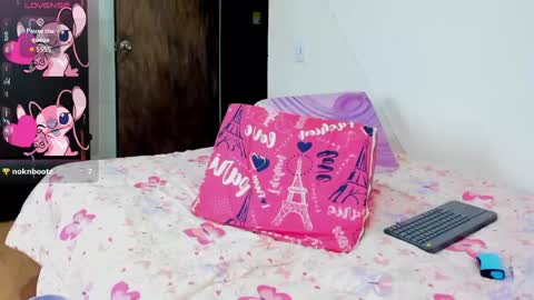 Snapshot of louise_22cm chatting on April 21, 1:06 pm Mi lu online show from April 21, 1:06 pm