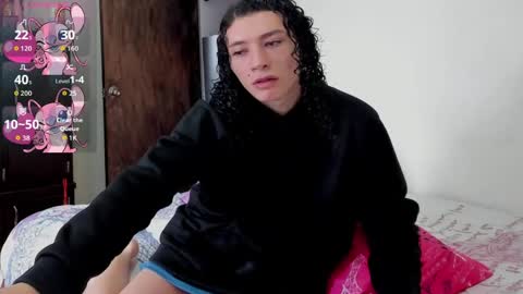 Snapshot of louise_22cm chatting on April 23, 2:08 pm Mi lu online show from April 23, 2:08 pm