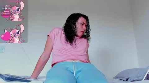 Snapshot of louise_22cm chatting on May 25, 4:24 pm Mi lu online show from May 25, 4:24 pm