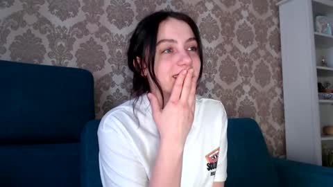 Snapshot of louise_phlox chatting on March 12, 10:26 am Louise online show from March 12, 10:26 am