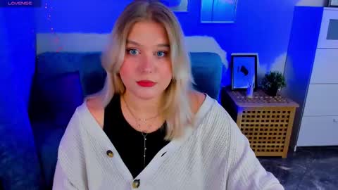 Loise online show from November 2, 9:06 pm