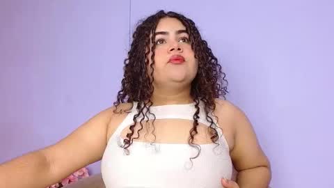 lourdes_moon22 online show from October 18, 1:45 pm