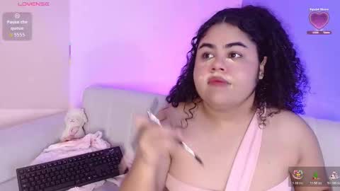 lourdes_moon22 online show from December 2, 12:10 pm