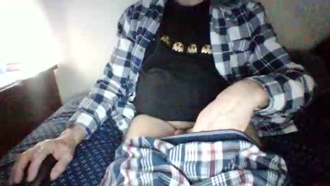 Snapshot of love2benaked686290 chatting on January 11, 8:52 am love2benaked686290 online show from January 11, 8:52 am