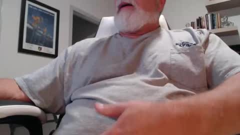 Snapshot of love2c2c2 chatting on February 16, 12:07 am love2c2c2 online show from February 16, 12:07 am