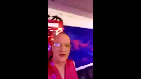 Snapshot of love2shareletsplay chatting on March 1, 7:32 am love2shareletsplay online show from March 1, 7:32 am