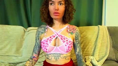 Cute face online show from November 17, 1:44 am