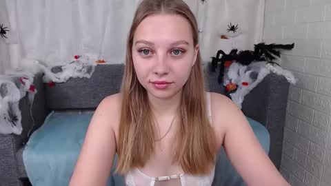 love bella  online show from October 27, 12:36 am