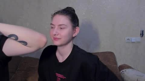 Snapshot of love_lina_muuur chatting on February 23, 3:31 pm LINA online show from February 23, 3:31 pm