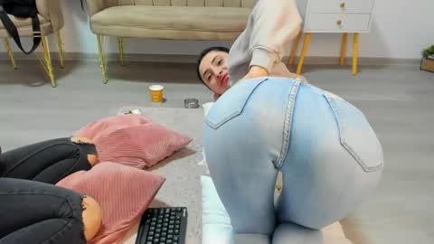 Snapshot of love_mexoxo chatting on May 2, 5:45 am Andreea online show from May 2, 5:45 am