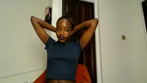 Snapshot of love_miah chatting on June 30, 2:12 am Miah online show from June 30, 2:12 am