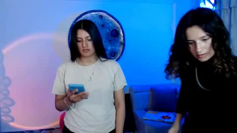 Snapshot of love_oftwo chatting on February 17, 10:36 pm Melisa Emily online show from February 17, 10:36 pm