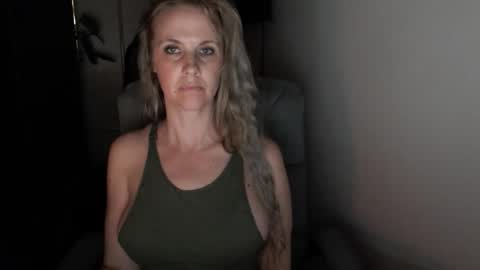 LoVe On  online show from November 29, 2:58 am