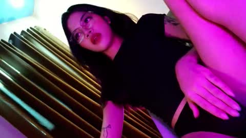 Seren online show from November 18, 7:13 am