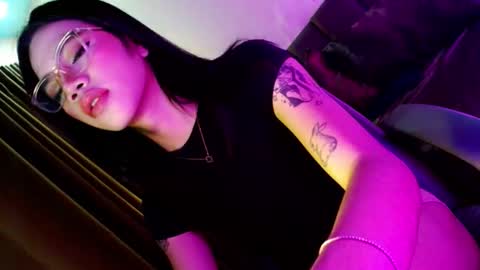 Seren online show from March 18, 9:45 am