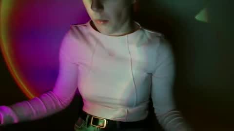 Vivian online show from February 21, 11:00 am