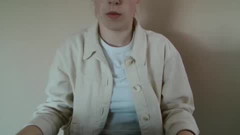 Vivian online show from March 25, 10:32 am