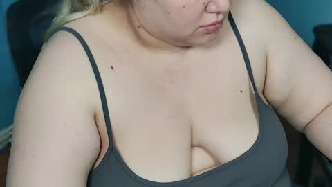Snapshot of love_wiggy18 chatting on May 20, 7:03 am Ally online show from May 20, 7:03 am
