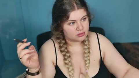 Snapshot of love_wiggy18 chatting on June 1, 4:03 am Ally online show from June 1, 4:03 am