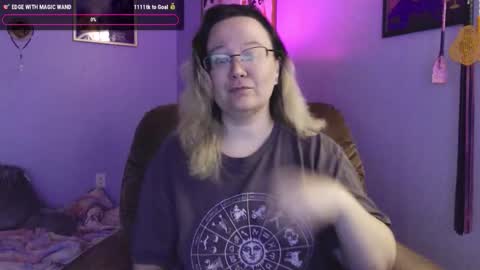 love_you_julia online show from November 5, 9:48 pm