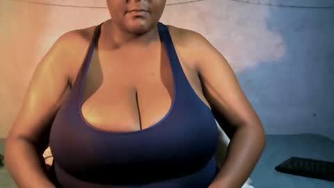 Snapshot of lovebesty chatting on June 3, 3:17 pm lovebesty online show from June 3, 3:17 pm