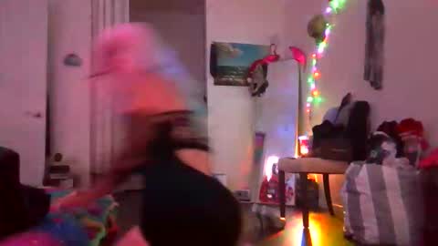 lovecandycunt143 online show from April 19, 10:36 am